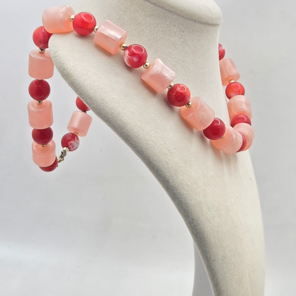 Vintage Peach & Cherry Red Swirl Bead Necklace - 17"